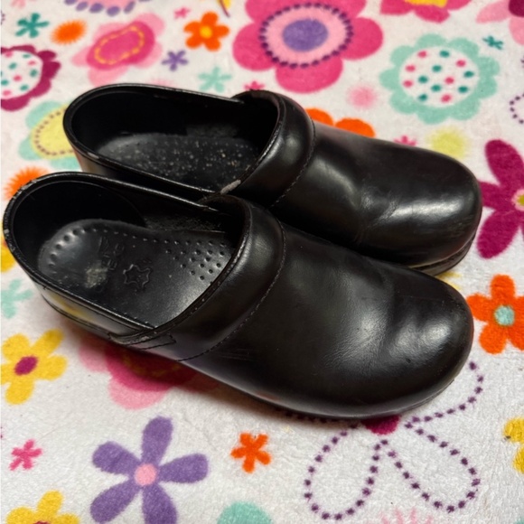 Dansko patent leather black  Women's Shoes clogs size 7 - Picture 1 of 4
